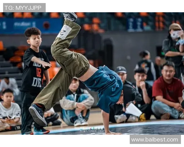 赛后分析：武汉街舞队与成都街舞队在灵活性上的精彩对决与表现探讨
